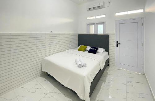 Banjarharjo Hotel | Urbanview Syariah Sasarengan Inn near RSUD Waled Cirebon