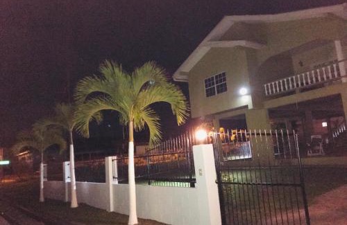 Bon Accord Village House | Ursula Guesthouse in Bon Accord