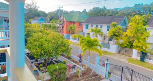 Bon Accord Village House | Ursula Guesthouse in Bon Accord