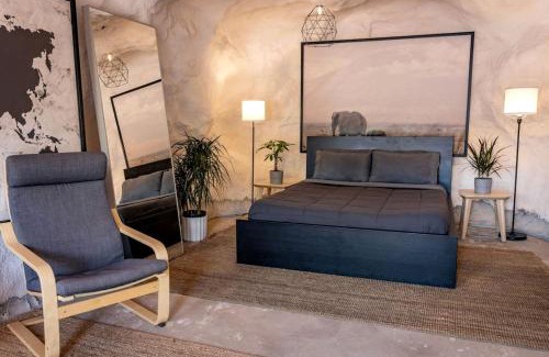 Moab House | Charming Cave near Incredible Outdoor Activities for an Amazing Adventure in Moab, Utah