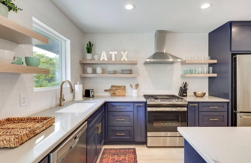 Greater South River City House | UT Football Fave - Pool, 2 Miles to Downtown ATX!