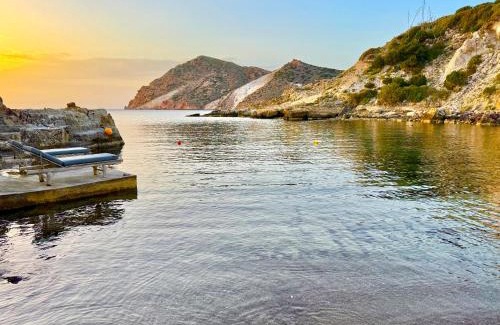 Milos Villa | Utopia boutique villa on-in the water between 2 seas ideal 5 people