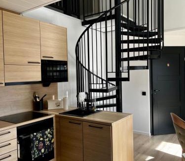 Ylamylly Apartment | Uusi, ilmastoitu ja valoisa 4 hlö huoneisto omalla sisäänkäynnillä