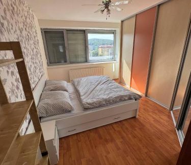 Dubravka Apartment | Výhodné ubytovanie pre rodinu alebo 4 osoby