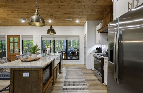 Broken Bow Cabin | Vacana WD, Ping Pong Table, Games, Swing Set, Pets