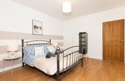 Dunfermline Apartment | Vacant Nests The Milton Dunfermline Parking