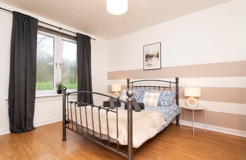 Dunfermline Apartment | Vacant Nests The Milton Dunfermline Parking