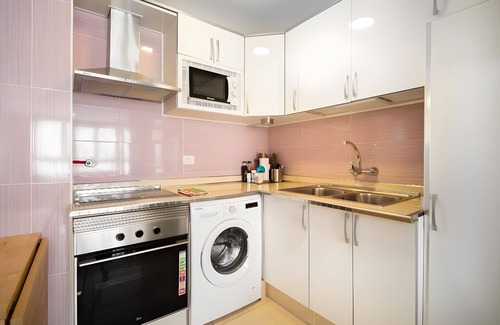 Playa del Ingles Apartment | Vacation Loft 'Molinos Atalaya' with Sea View, Shared Pool and Wi-Fi