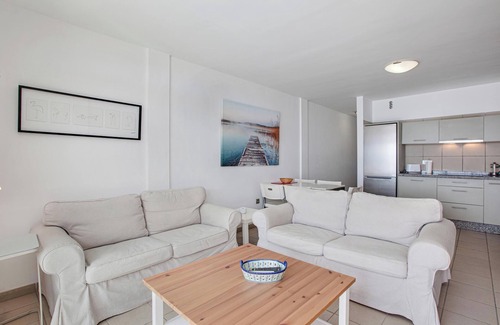 El Medano Apartment | Vacation Apartment "Casa Médano 18" with Sea & Mountain Views & Wi-Fi