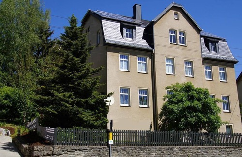 Gelenau Apartment | Vacation apartment KerMärchen - Sunny vacation apartment (60sqm) with garden