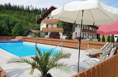 Kollnburg Apartment | Vacation apartment (65sqm) with east-facing balcony and south-west-facing balcony