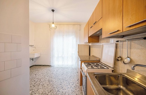 Old Town Apartment | Vacation Apartment 'Alloggi Estivi Caorle 6' with Sea View, Garden & Terrace