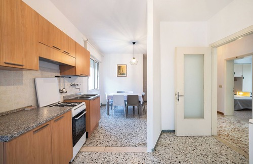 Old Town Apartment | Vacation Apartment 'Alloggi Estivi Caorle 6' with Sea View, Garden & Terrace