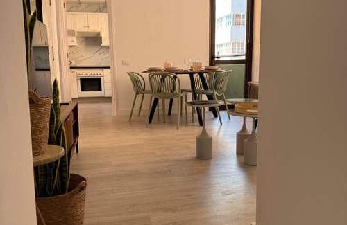 El Medano Apartment | Vacation Apartment 'Brisa Beach El Médano' with Balcony, Wi-Fi and Air Conditioning