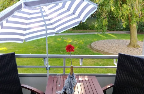 South Geestemunde Apartment | Vacation apartment "Schofftied" near the train station for 5 people