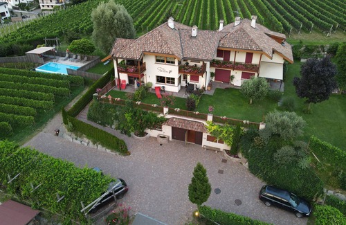 Cornaiano Apartment | Vacation apartment Obst