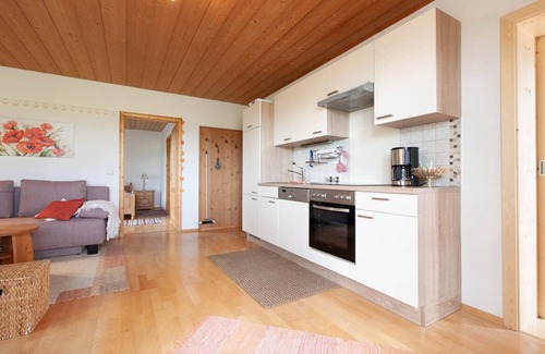 Riedering Apartment | Vacation apartment with south-facing balcony