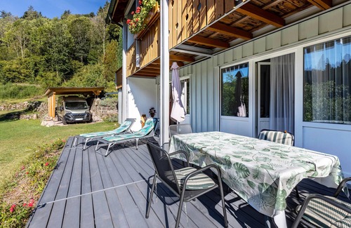 Am Bach Apartment | Vacation apartment "Lorenz" with private terrace and WLAN