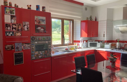 Pettorano sul Gizio House | Vacation Home "Stephanie's Home" with Mountain View, Private Terrace & Wi-Fi