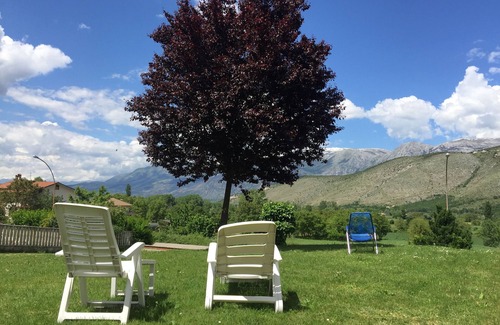 Pettorano sul Gizio House | Vacation Home "Stephanie's Home" with Mountain View, Private Terrace & Wi-Fi