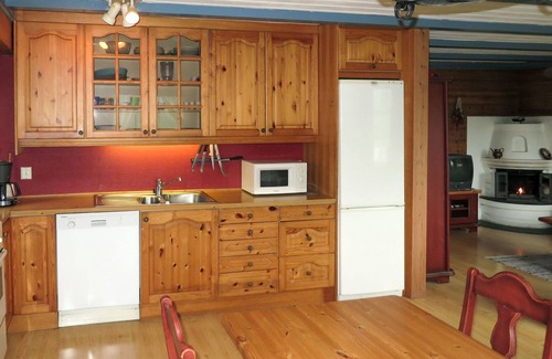 Eikelandsosen House | Vacation home Anna by Interhome