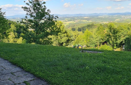 Windorf House | Vacation home/Bavaria/Bavarian forest conquer/recreation. .with garden fence.