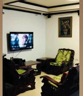 Trece Martires House | Vacation Home by Rowena Sacarez