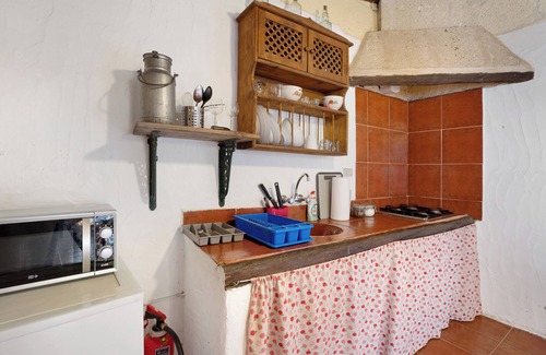 Arico el Nuevo House | Vacation Home "El Drago" with Mountain View, Pool & Wi-Fi