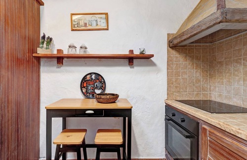 Cueva del Viento House | Vacation Home 'El Lagar' with Mountain View, Wi-Fi and Air Conditioning