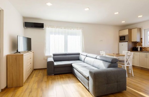 Balatonkeresztur House | Vacation home Honey by Interhome