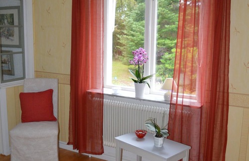Boda Glasbruk House | Vacation home Humlebo, quiet location on the edge of the village directly by the forest
