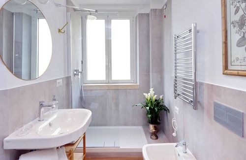 Sallustiano House | Vacation Home in Rome with 2 bedrooms sleeps 6