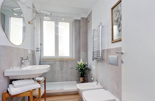 Sallustiano House | Vacation Home in Rome with 2 bedrooms sleeps 6