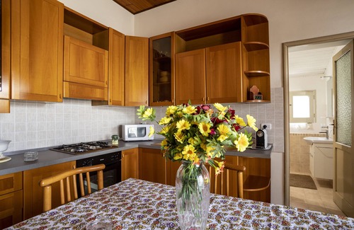 Capri Leone House | Vacation Home "La Casuzza Di Sara" with Private Terrace & Wi-Fi