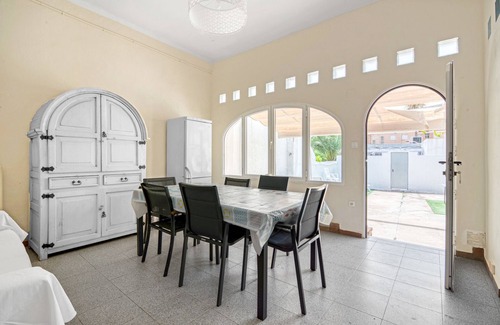 Oliva House | Vacation Home "Oliva Primera Linea" with Sea View, Private Terrace & Wi-Fi