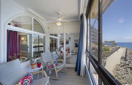 Patalavaca Apartment | Vacation Home 'Patalavaca Beach Holidays Invest' with Sea View, Private Terrace and Wi-Fi