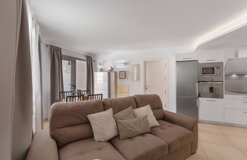 Arguineguin House | Vacation Home 'Sunset' with Sea View, Shared Terrace and Wi-Fi