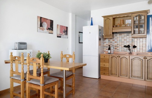 Caleta de Sebo House | Vacation Home 'Vista Al Mar, La Graciosa' with Sea View, Private Terrace and Wi-Fi