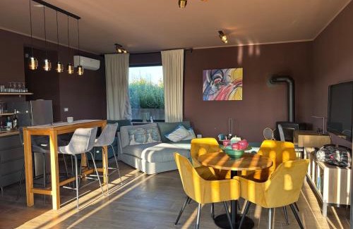 Sveti Ivan Zelina Villa | Vacation home with a pool outhouse377