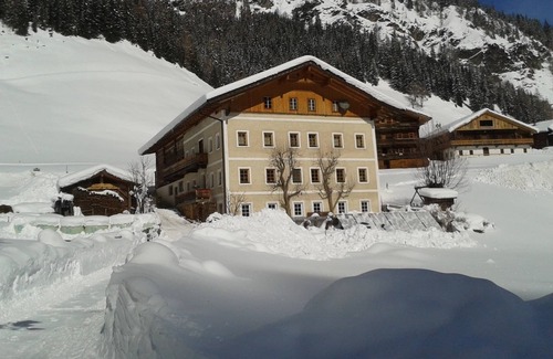 Innervillgraten Apartment | Vacation on a bio-farm