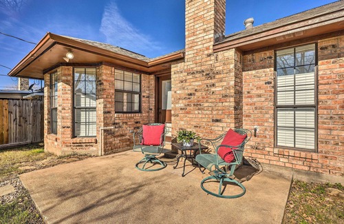 Wheeler Ridge Cottage | Vacation Rental Home Near College Station