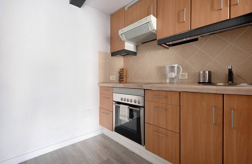 Las Arenas Apartment | Vacation Studio 'Actors' with Mountain View, Private Terrace and Wi-Fi