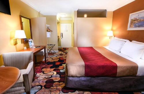 Alamitos Beach Hotel | Vagabond Inn Long Beach