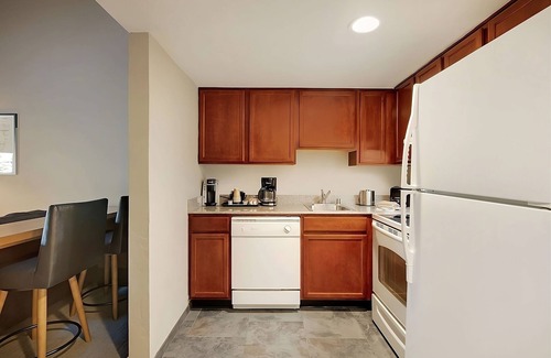 Vail Hotel | Vail Resort with Ski Access: Free Shuttle, Ski Storage, Near Vail Ski Resort