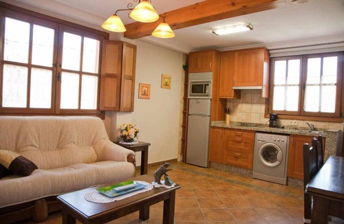 Vigidel Apartment | Valdecarzana Apartments. Braña Charamaxil bear path. 3k from San Martin