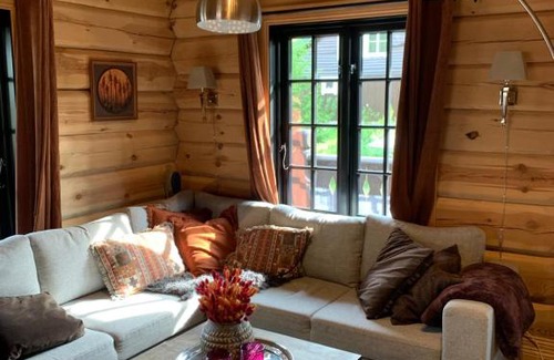 Nore og Uvdal Ski Chalet | Valdes Laftet tømmerhytte