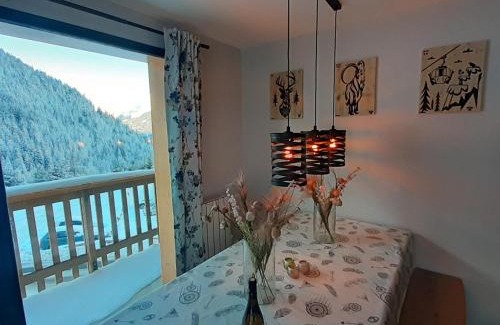 Valfrejus Apartment | Valfréjus: Appart rénové 4 pièces avec WiFi à 100m télésiège - FR-1-265-335