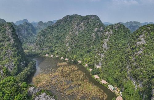 Hoa Lu Cabin | Valley Bungalow
