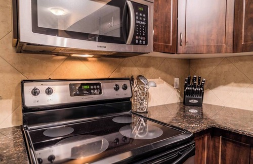 East Kootenay Apartment | Valley View Haven | BBQ, Hot Tub, Pool,Gym |