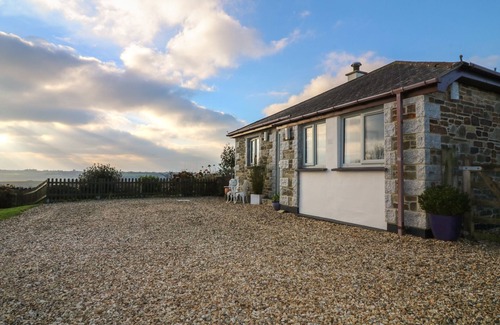 Saint Goran Cottage | VALLEY VIEW, pet friendly, with a garden in Mevagissey